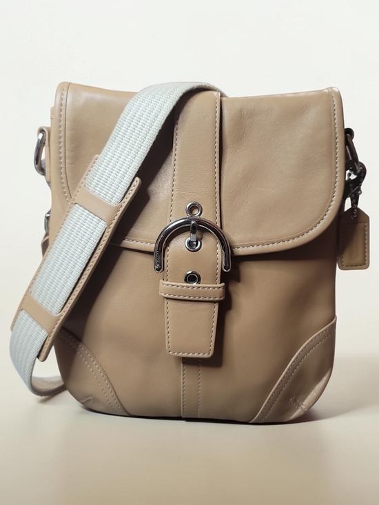 Coach Handbags - COACH VTG Soho Flap buckle Crossbody bag in Tanl leather EUC With COA
